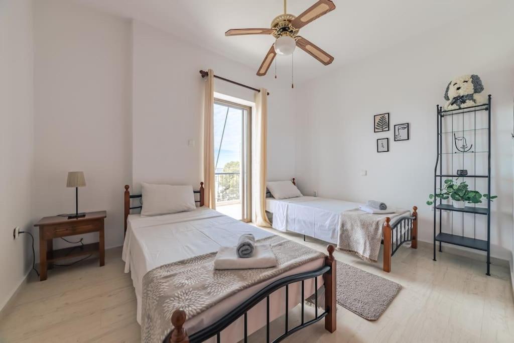 Seaside Escape Apartment Saronida Экстерьер фото